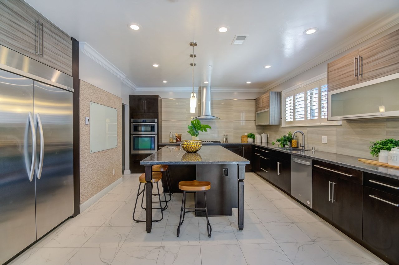 3902 Mars Court
