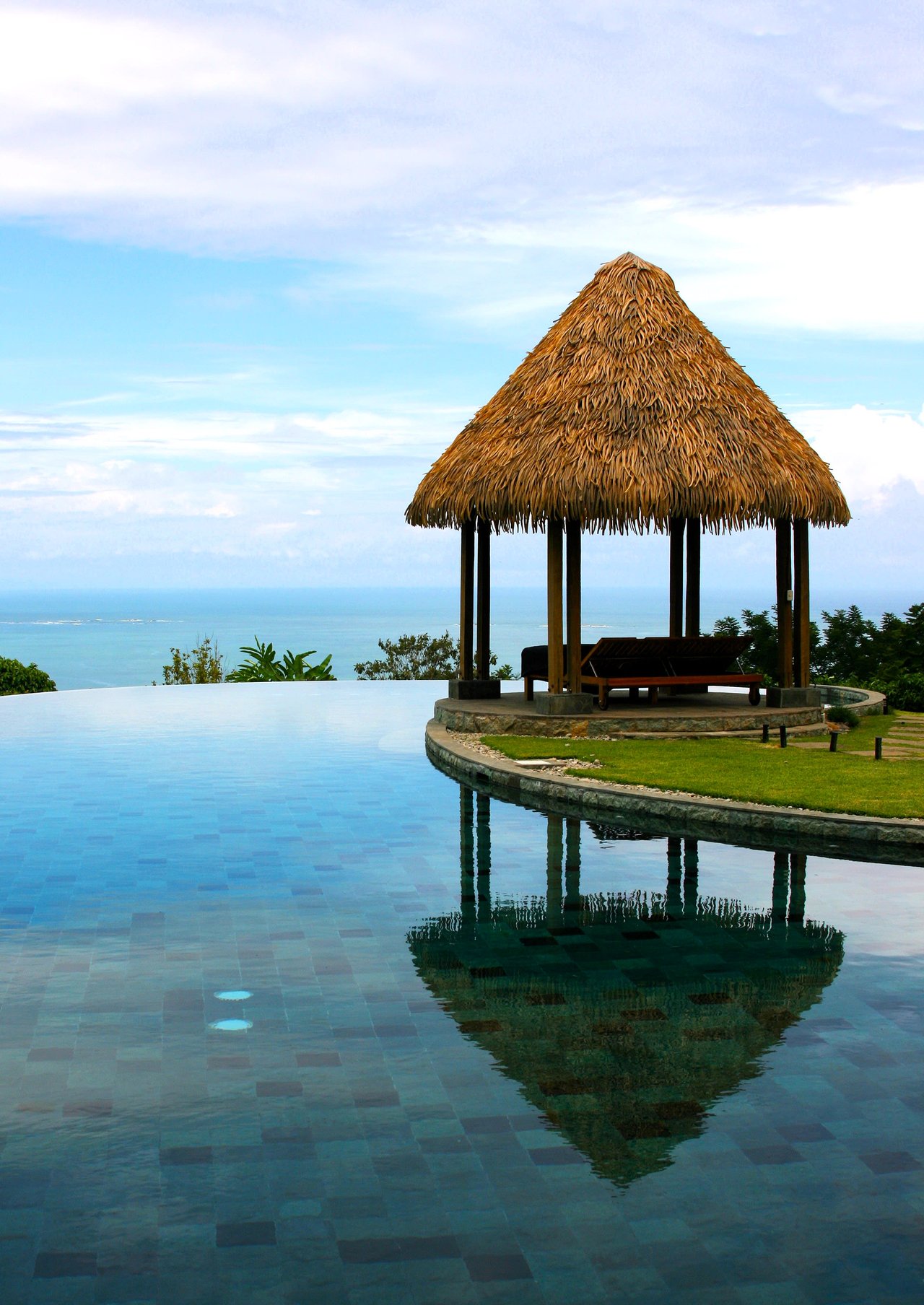 A MONEY MAKER! Location, home, guest cabins, with a SUCCE$$FUL exclusive distribution agency!