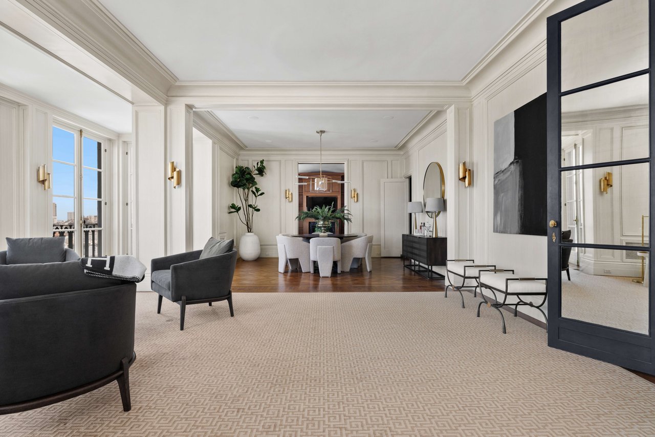 Grand Scale, Pre-War Apartment with North Bay Views