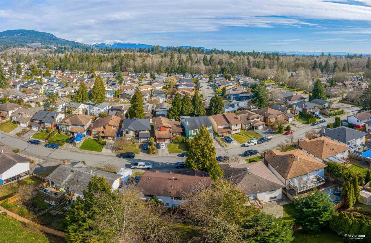 3162 Bute Cres