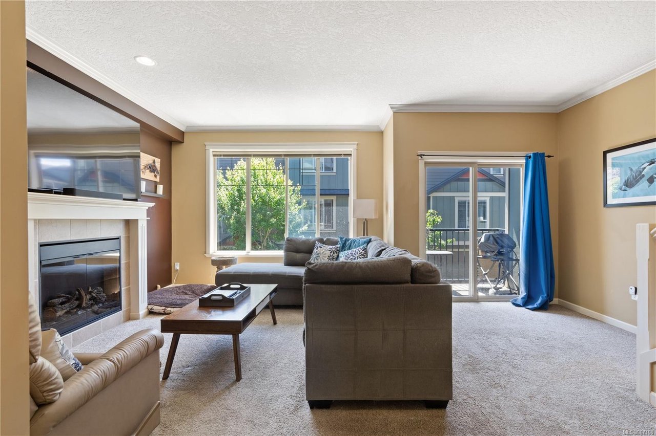 102-2920 Phipps Rd, Langford