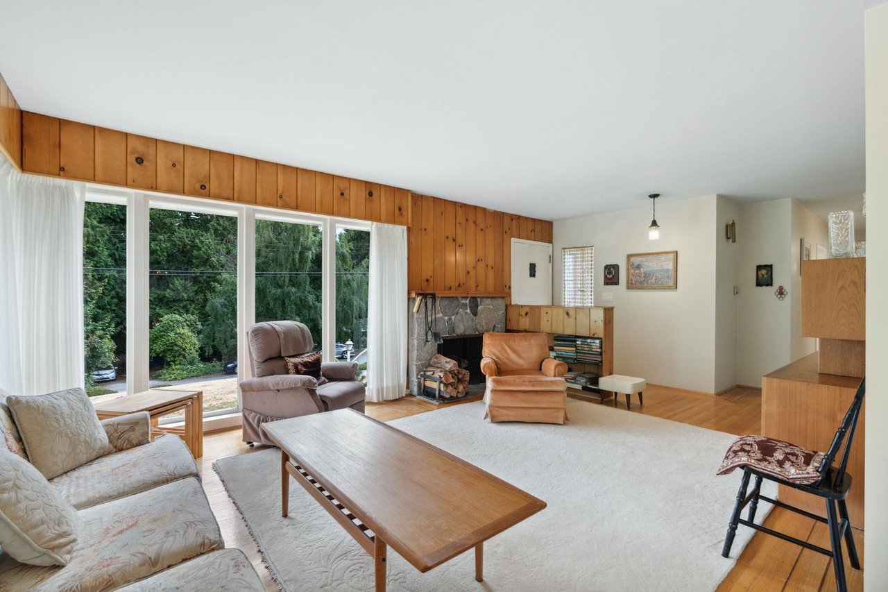 1375 Ottawa Ave