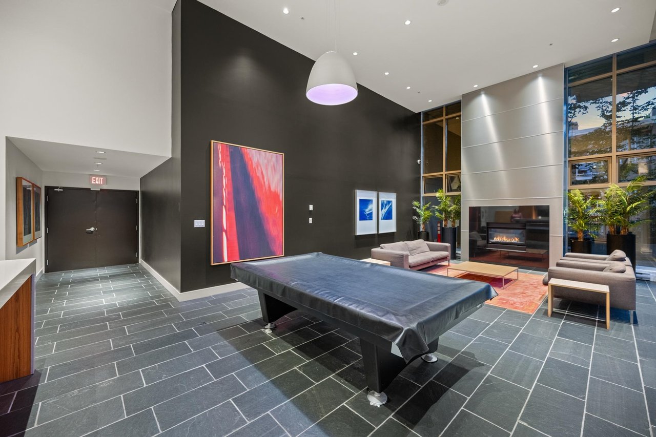 902-1675 W 8th Ave