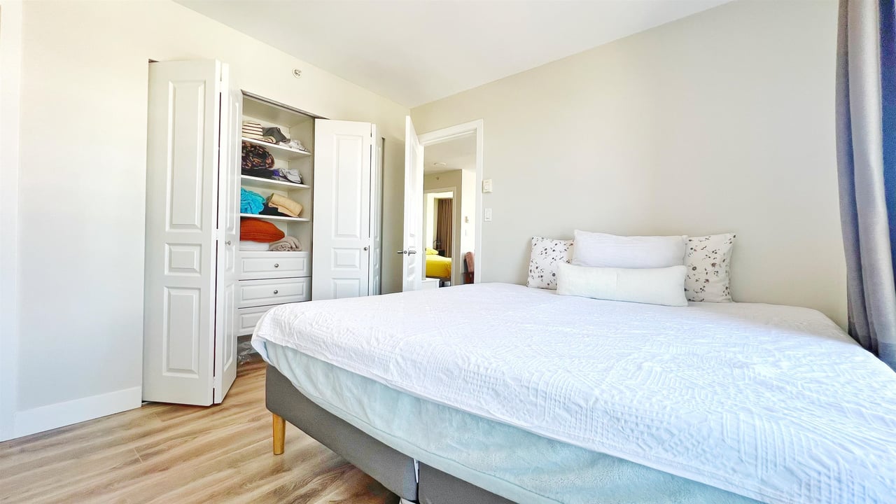 905-3438 Vanness Ave