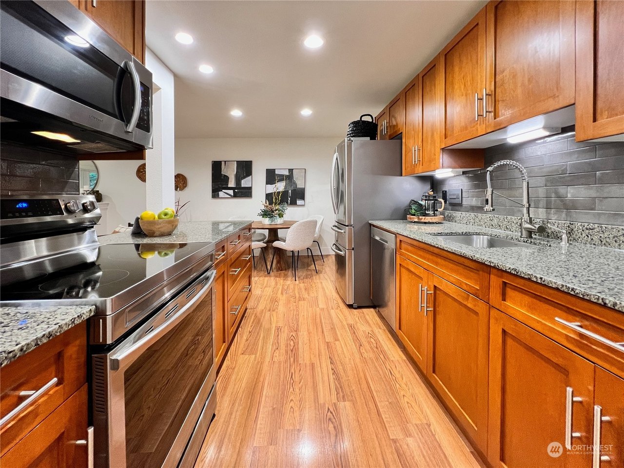 C110-21307 48th Ave