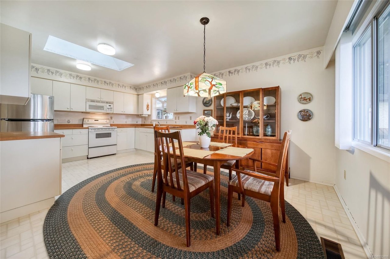 4086 Tracey St