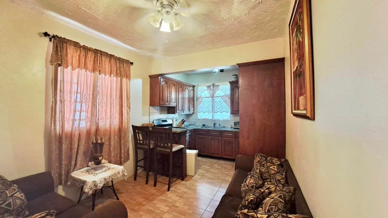 895 Road Town 1 Bedroom Apartment