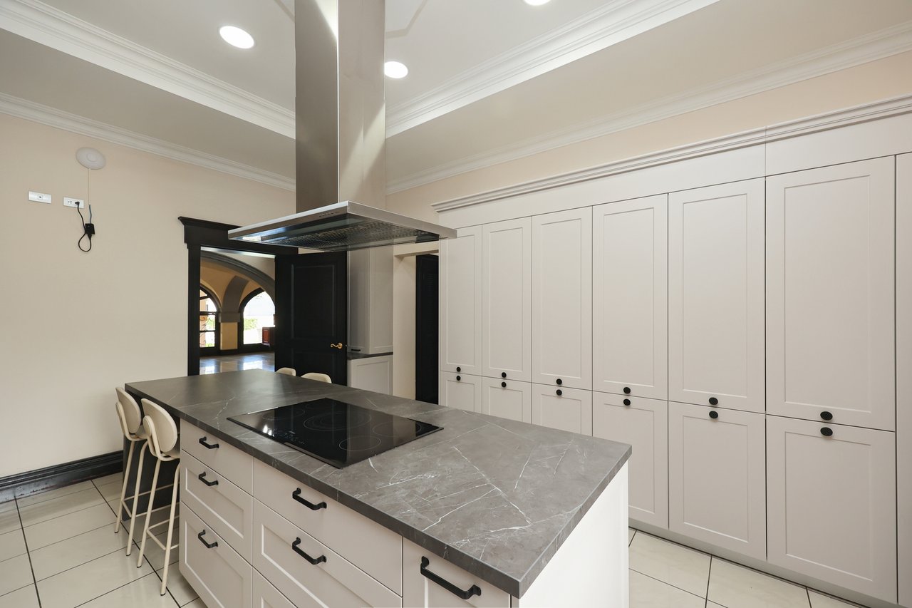 Luxury City Estate, Curridabat, San Jose