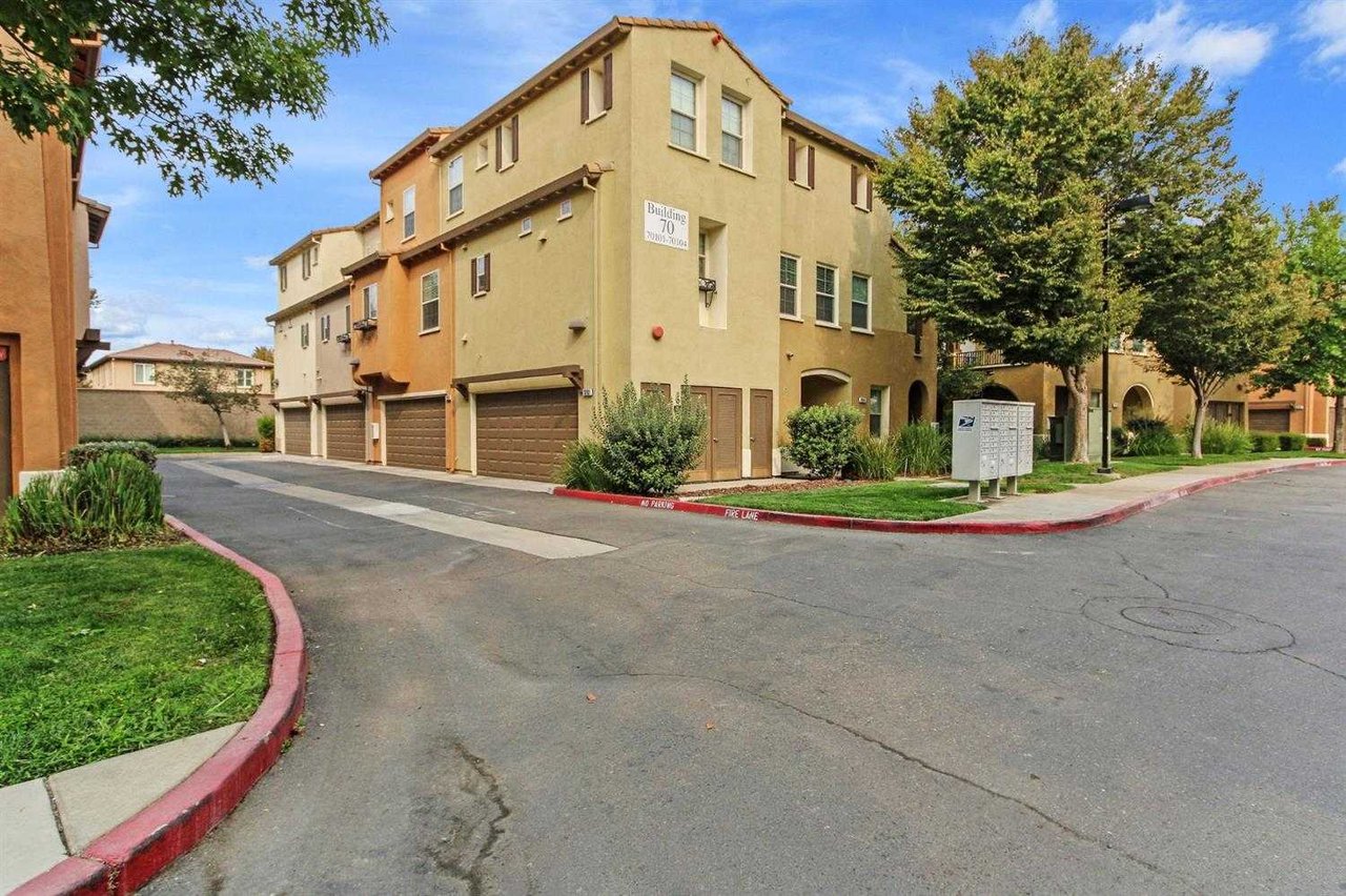 5301 E Commerce Way Unit 70104