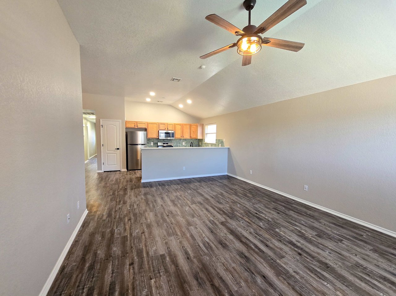 1252 Kingston Rd