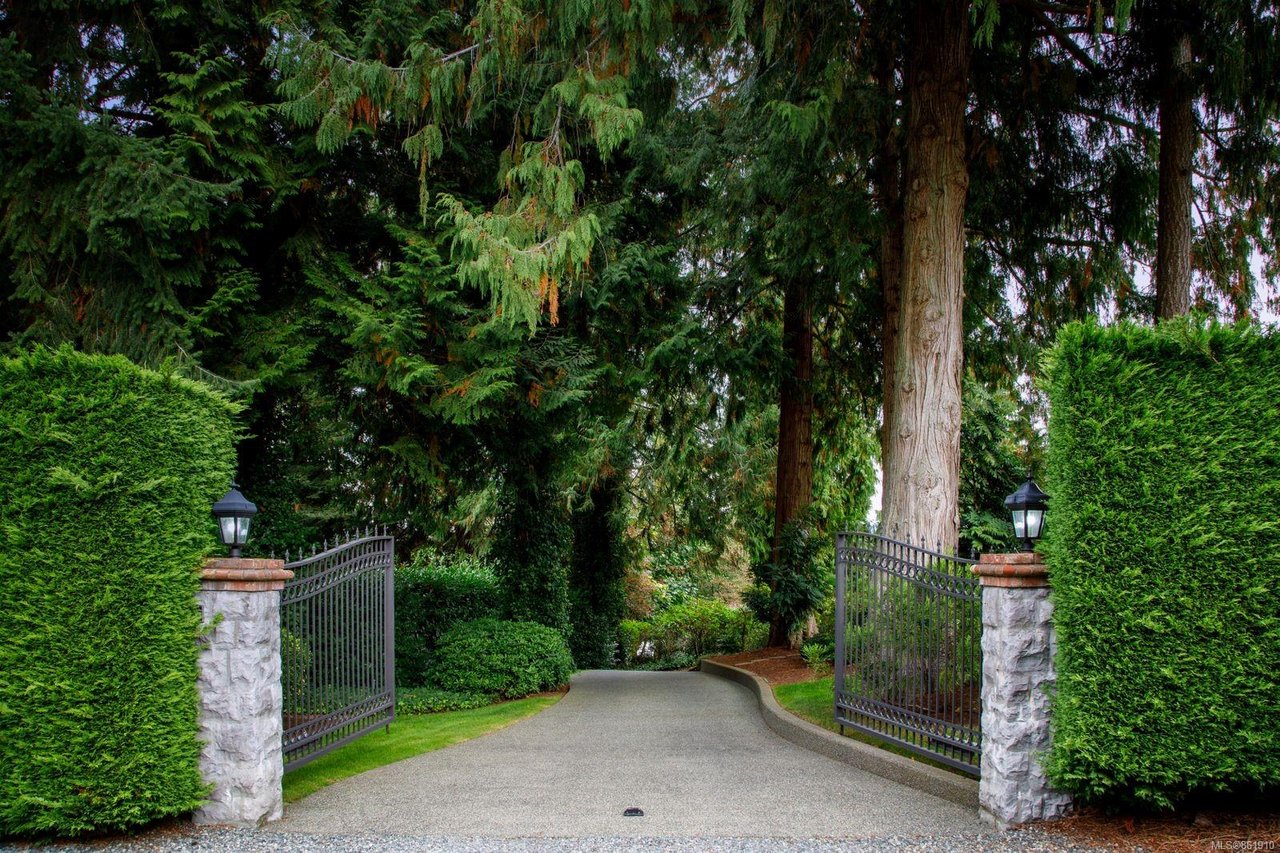 4349 Kingscote Rd, Cobble Hill
