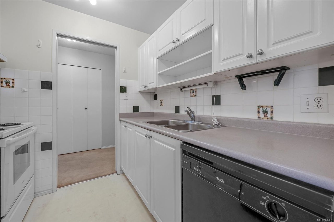 209-651 Jolly Pl