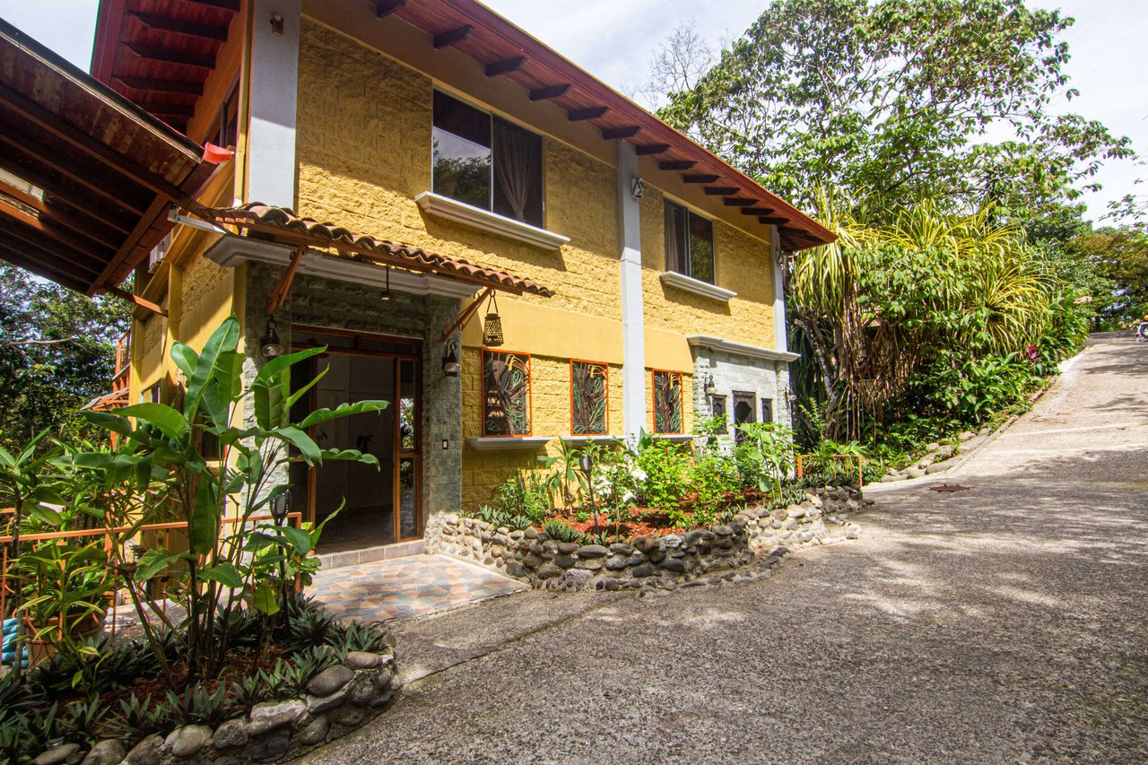 Casa Jacana, Manuel Antonio Estates- Luxury getaway that pays for itself