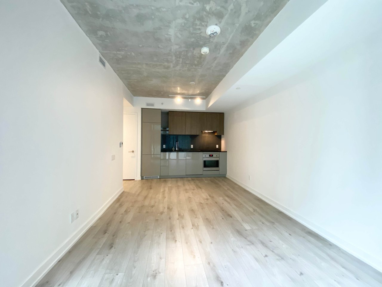 161 Roehampton Ave, Unit 532