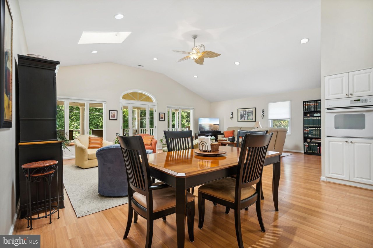 320 Rose Ln