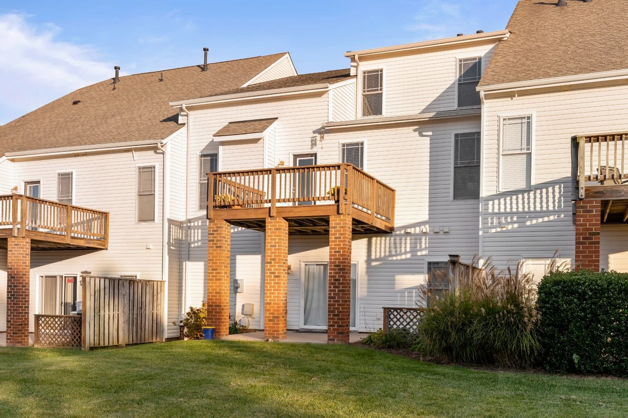 704 Abbey Village Circle