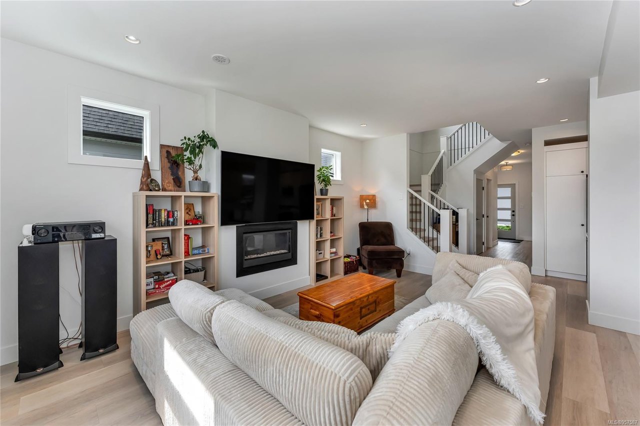 6557 Noblewood Pl