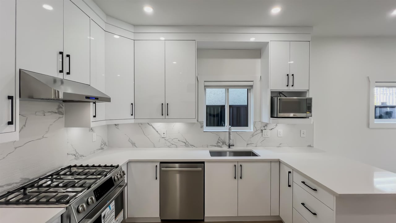8020 19th Ave