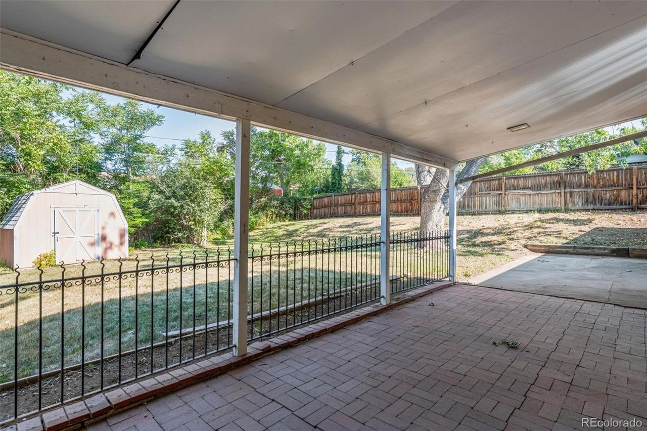 2745 S Zurich Ct