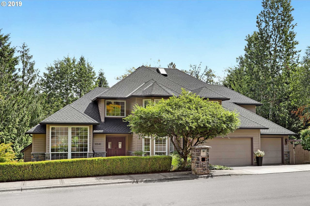 10540 NW La Cassel Crest Ln