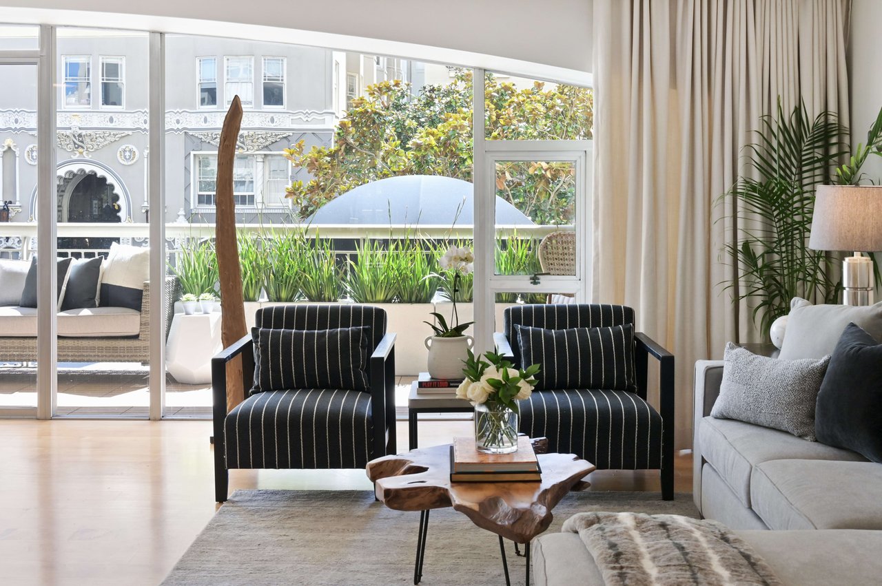Large Condo & Terrace at 2200 Pacific