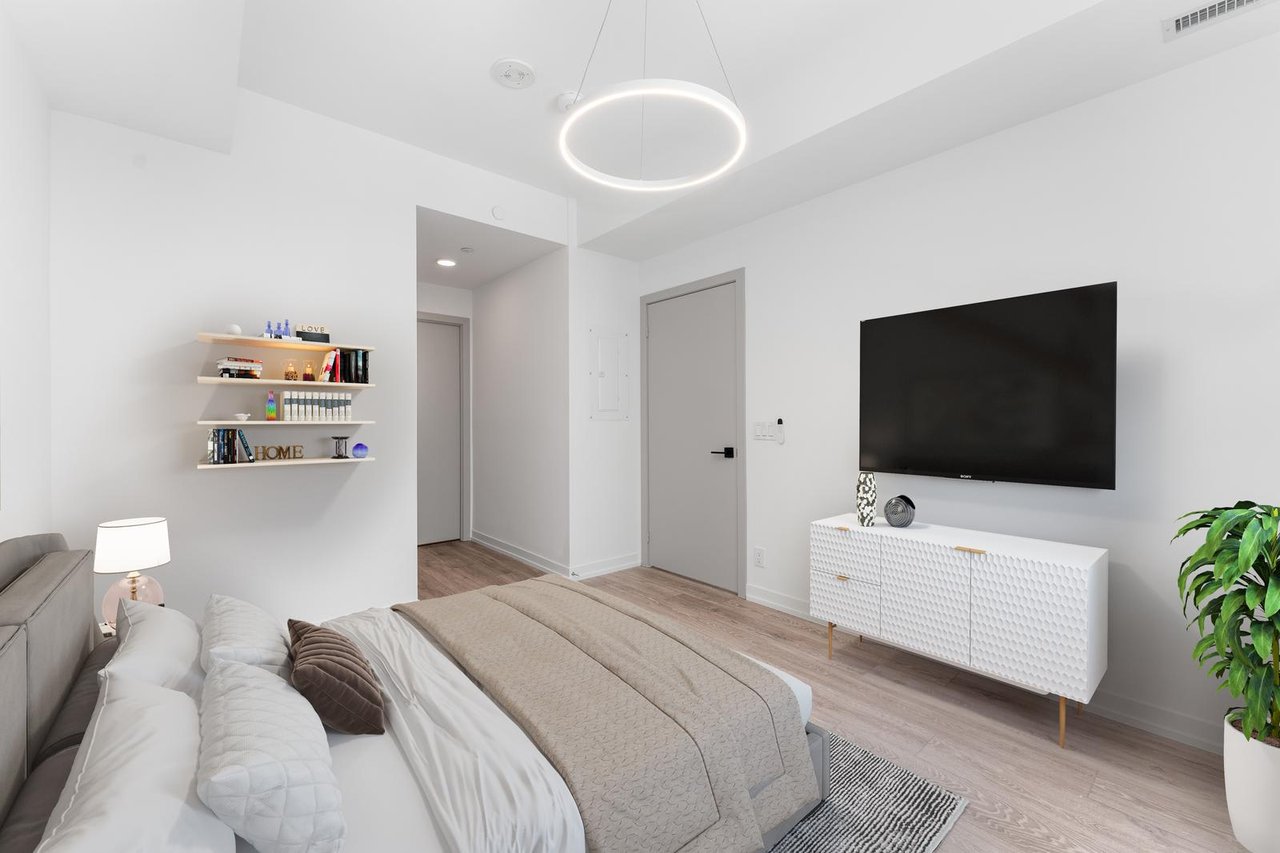 2020 Bathurst St Unit: 1121