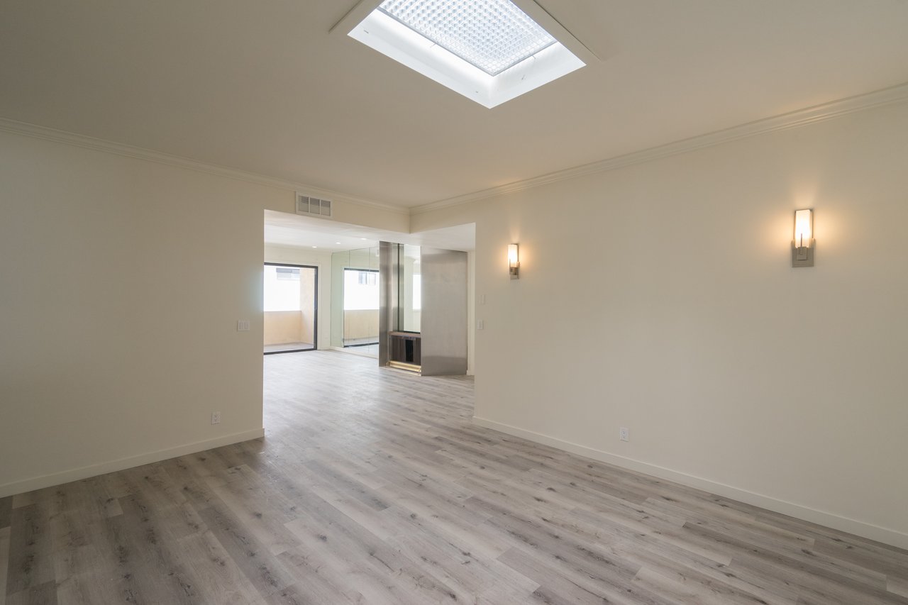 Contemporary BH Apartment