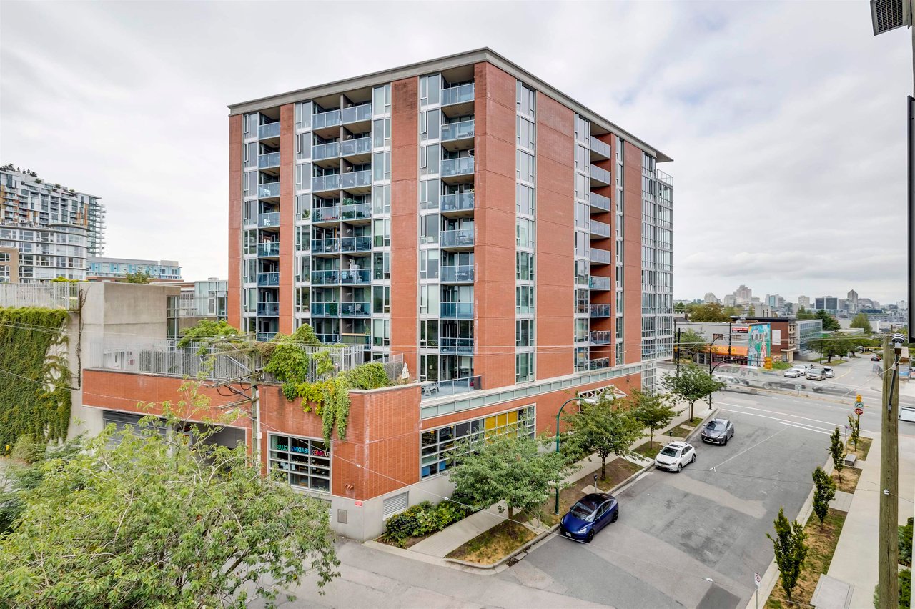 706-251 E 7th Ave