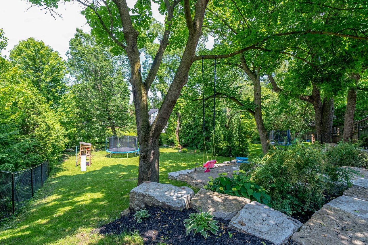 887 Forest Glen Avenue, Burlington