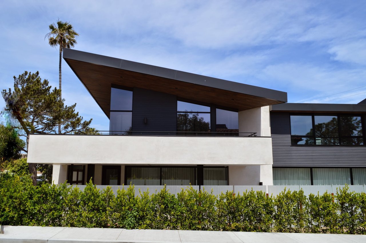 3640 Mandeville Canyon Rd