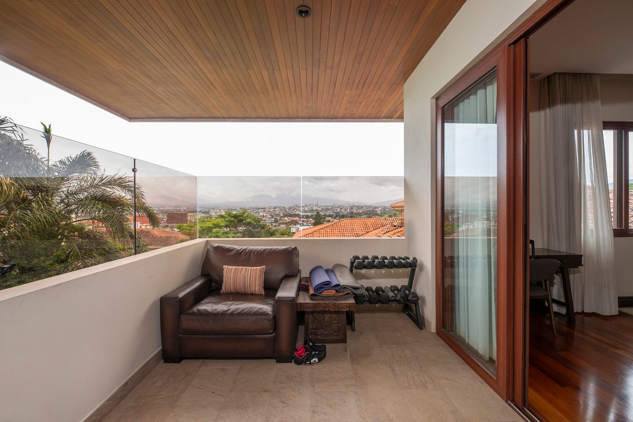 Cerro Real Panoramic Family Home, Escazu, San Jose
