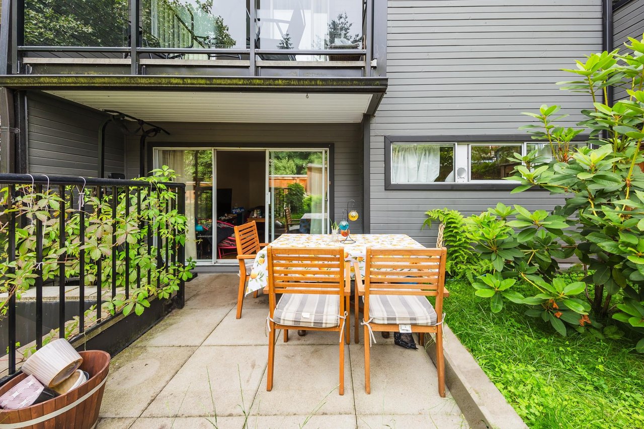 109-230 Mowat St