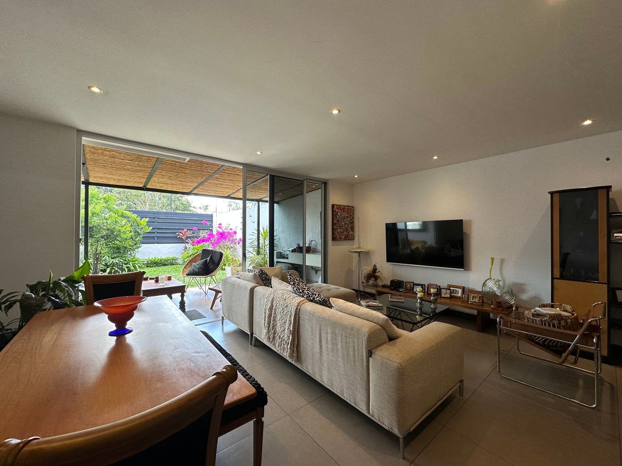 Bali Inspired Gated Townhouse, Ciudad Colon, San Jose