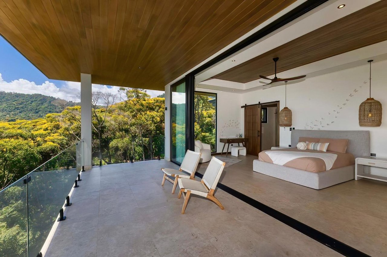 Solar Powered Oceanview Estate, Dominical, Puntarenas