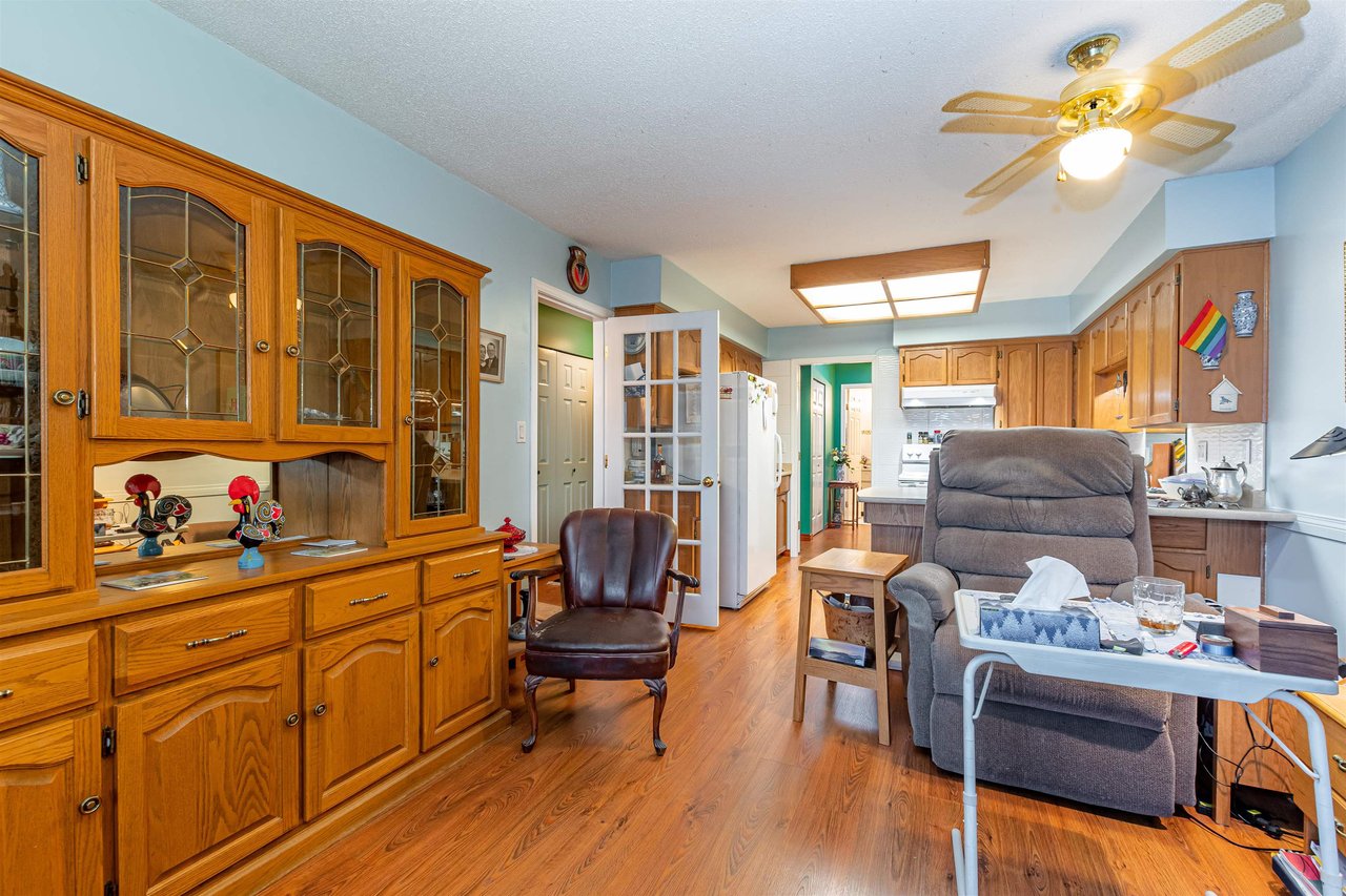 313-8725 Elm Dr