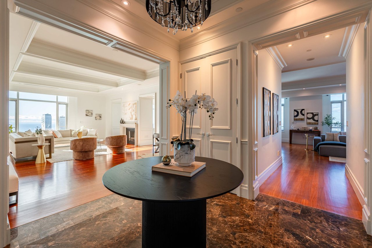 311 Bay St #5104, Toronto