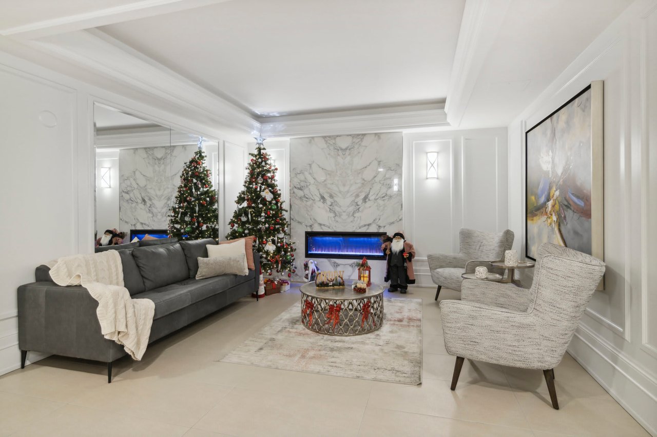 309 Major Mackenzie Drive East #217