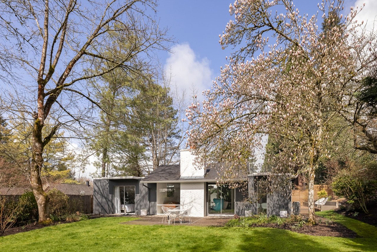Rummer Dream House in Vista Brook