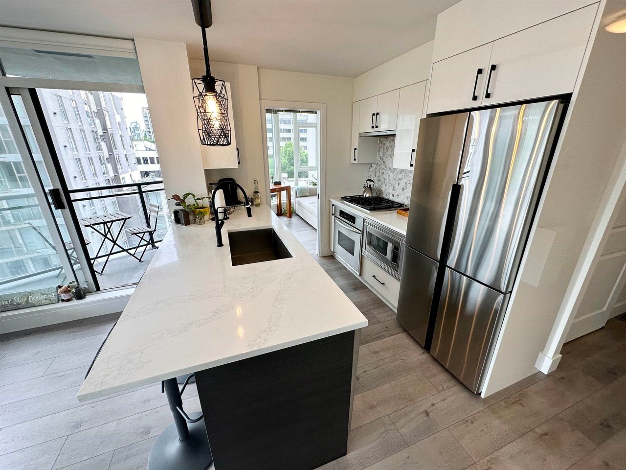 801-1650 W 7th Ave