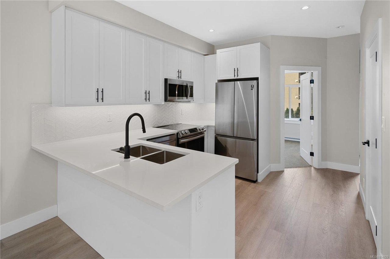2708 Graham St, Victoria