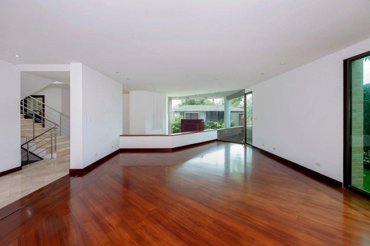 Terrace View Colonial Home, Escazu, San Jose