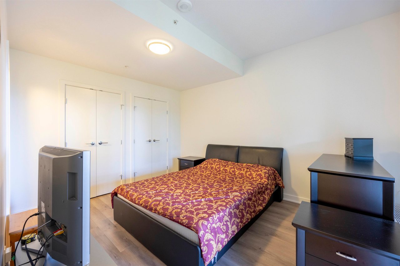 112-8850 University Cres