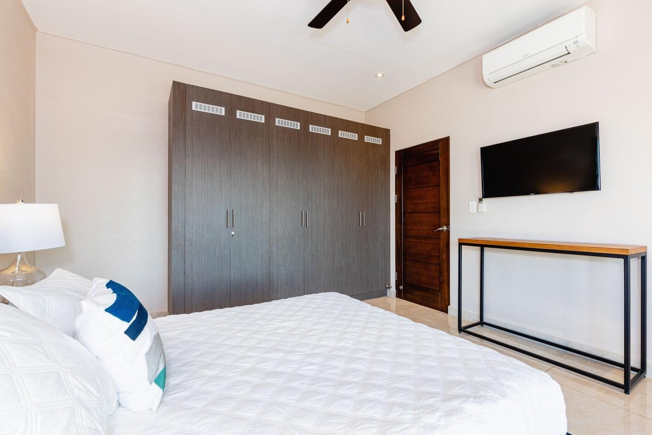 Luxury 6 BR Villa in Flamingo, Incredible Views | Starting At $1,350.00 Daily