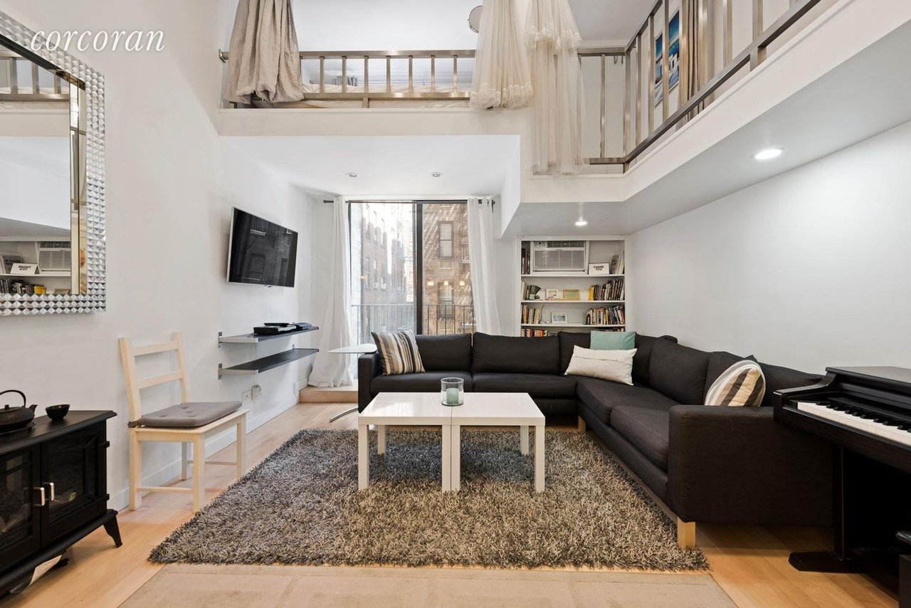 215 E 24th St, Unit 218