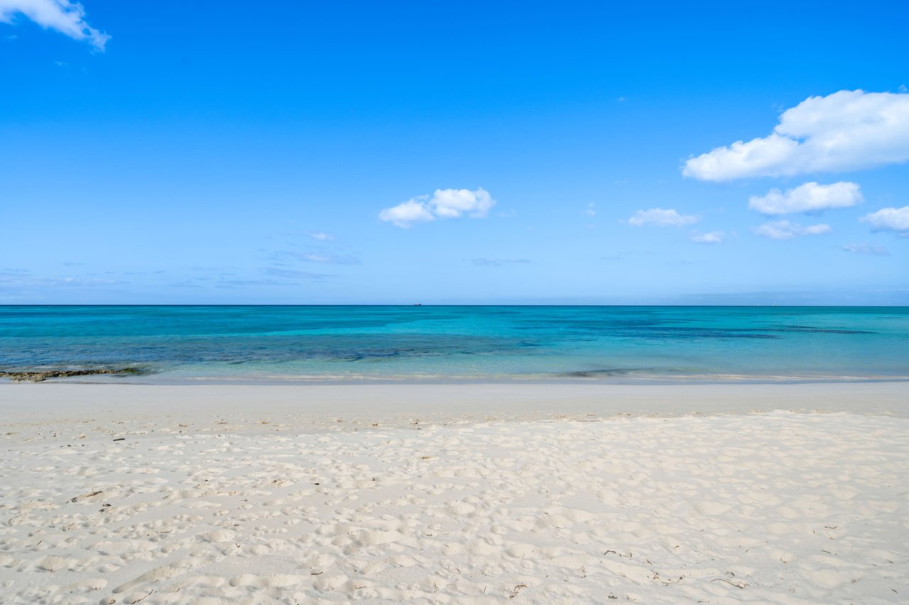 Beachfront Bliss Near Old Fort Bay