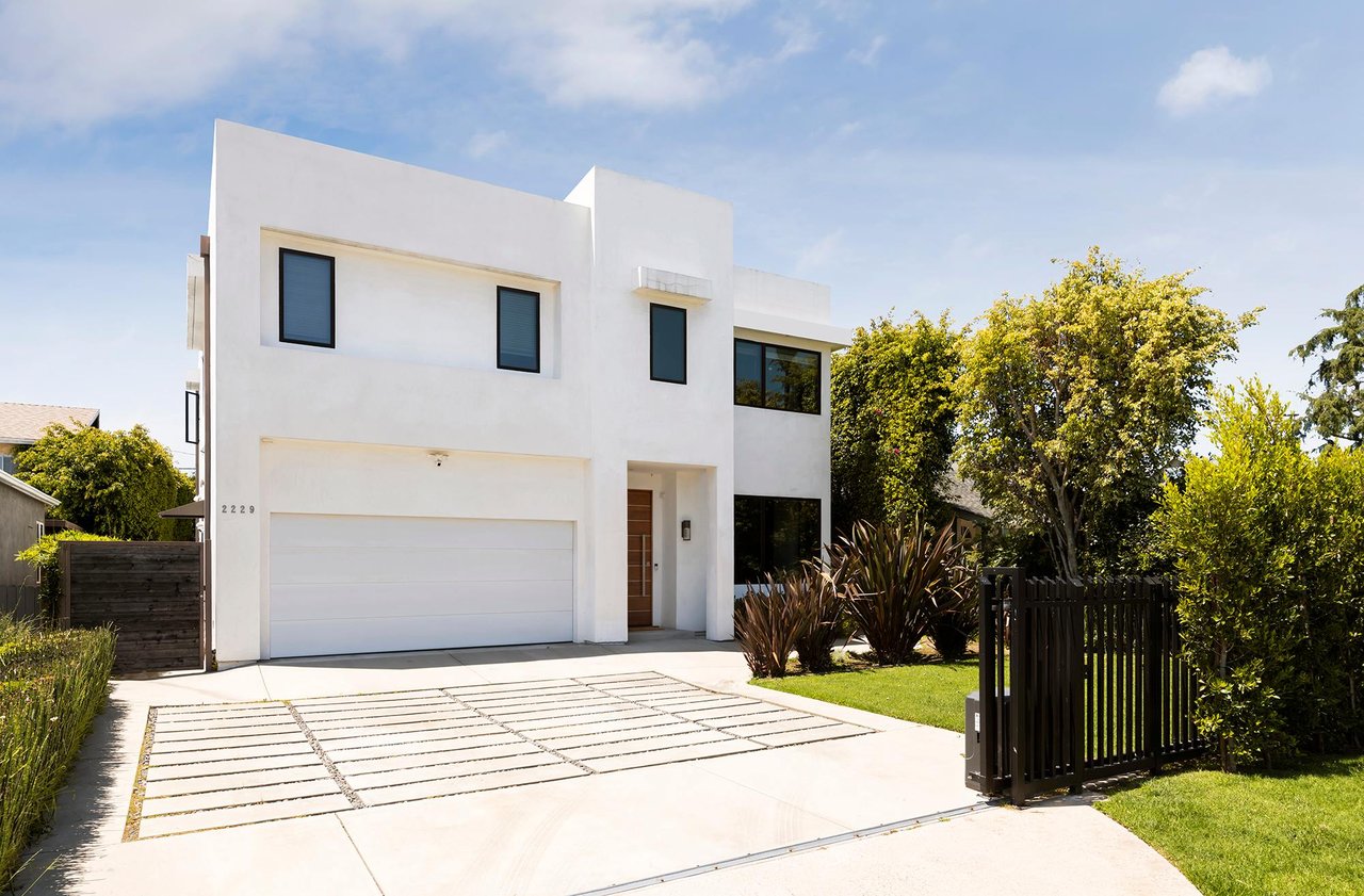 2229 Wellesley Ave