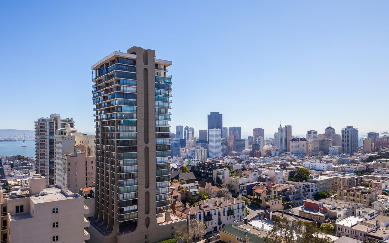 Panoramic Views at 1070 Green