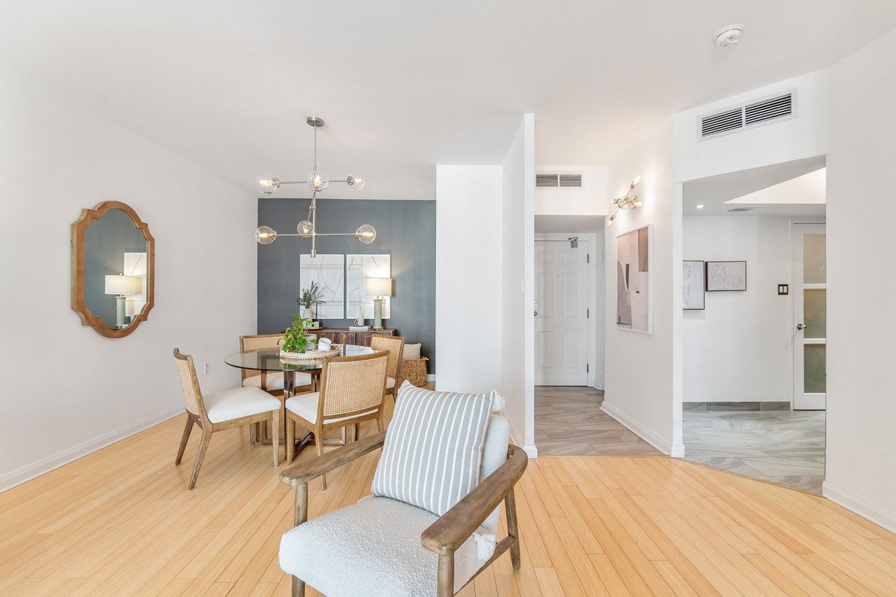 909-65 Scadding Ave