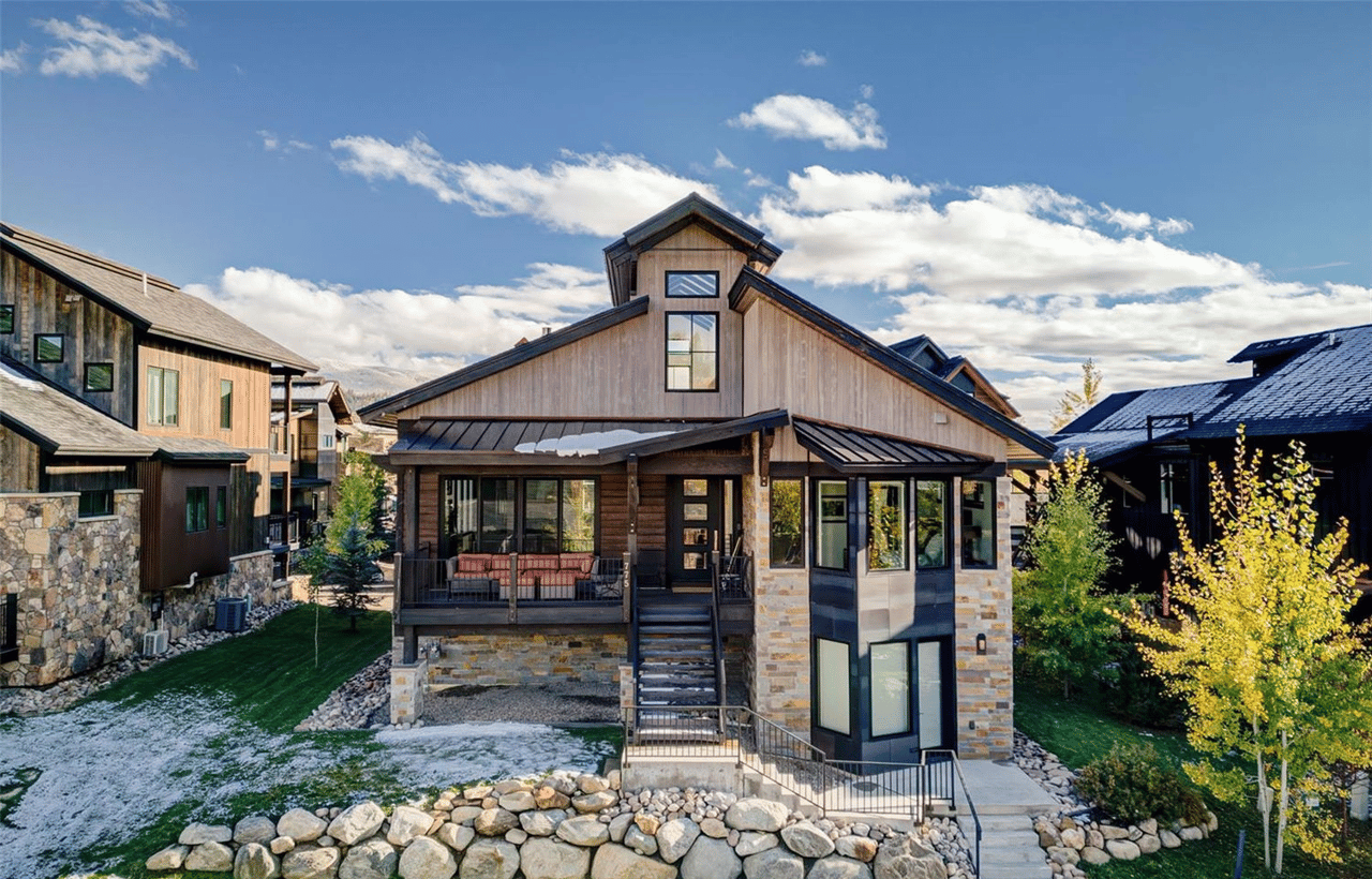 Compass Curated: Best Properties from across the United States in December 2023!