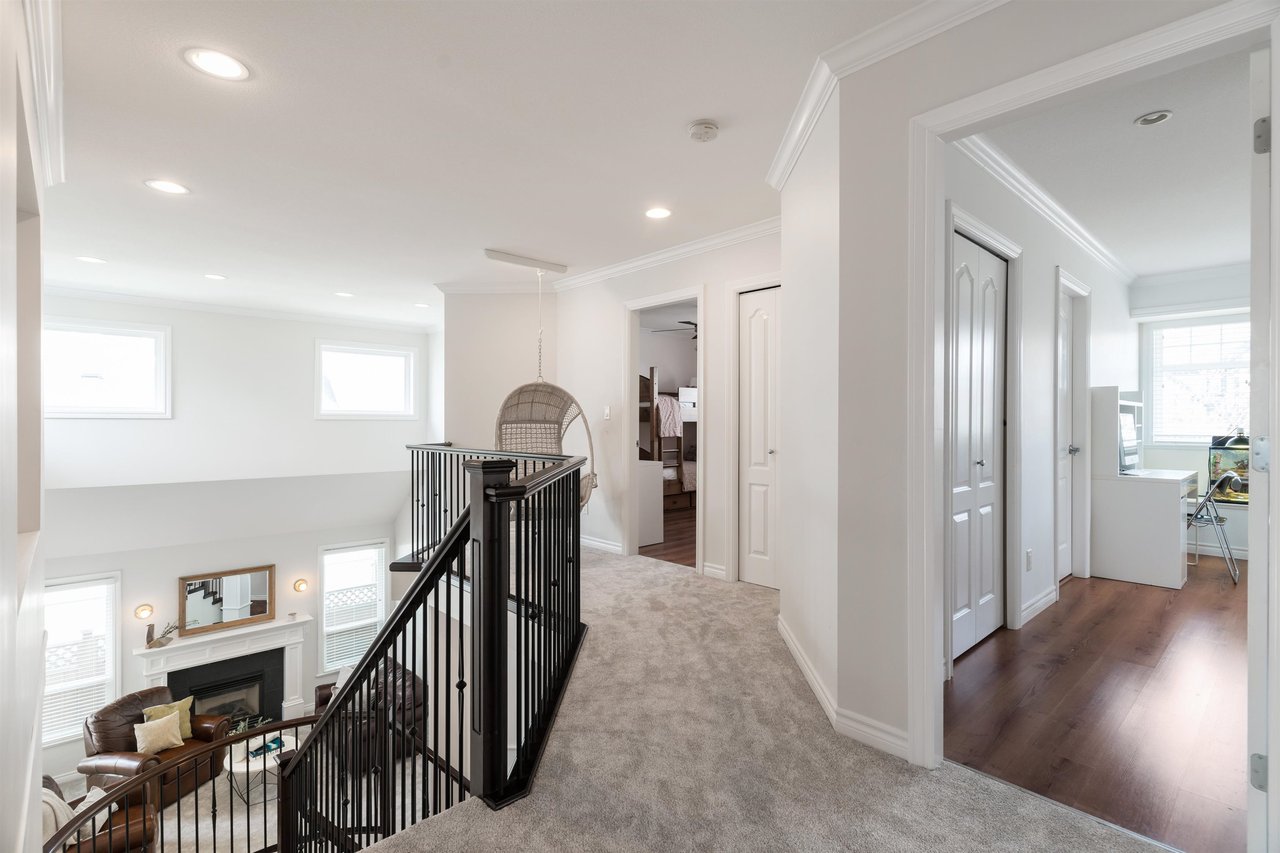 5885 163a St
